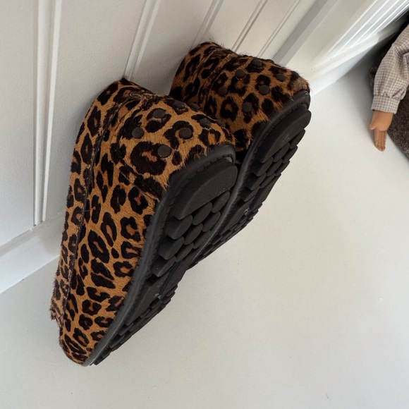 Vionic Leopard Print Moccasins- calf fur - Picture 10 of 10